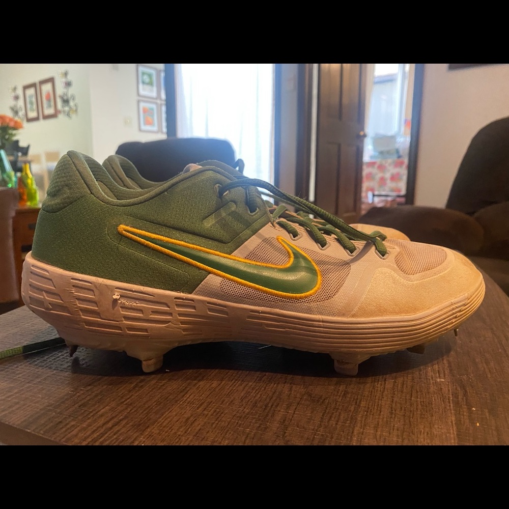 NIKE MENS CUSTOM HURACHE BASEBALL CLEATS SIZE 12.5